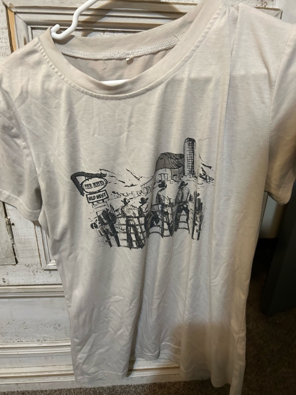 Graphic Western Scene Tee in Light Cream